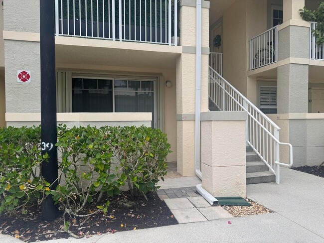 Primary Photo - 1139 Town Center Dr