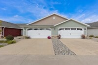 Building Photo - Redwood Perrysburg Woodmont Drive