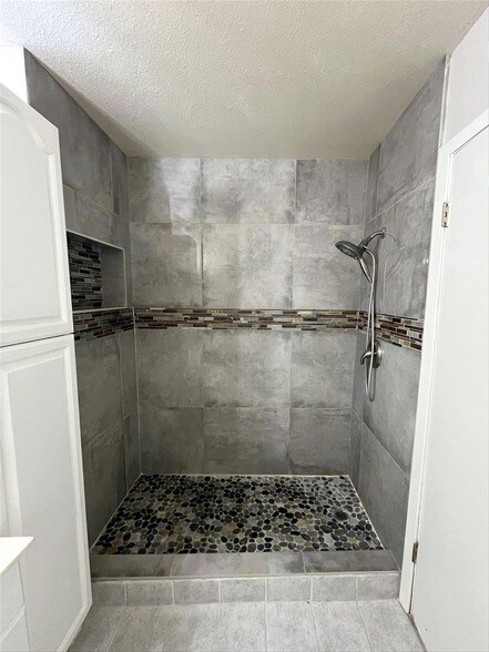 Building Photo - 624 Cimarron Trail