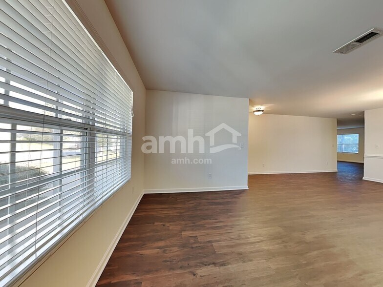 Building Photo - 3904 Edgewood Terrace Rd