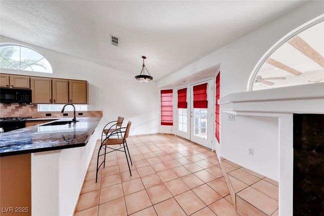 Building Photo - 6405 Break Point Ave