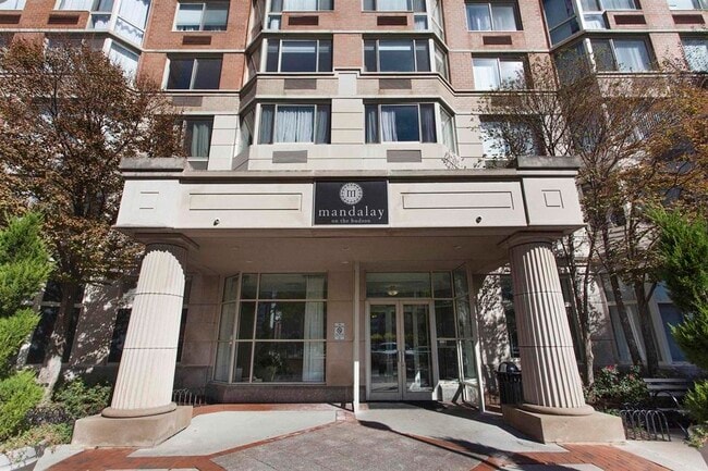 Building Photo - 20 2nd St