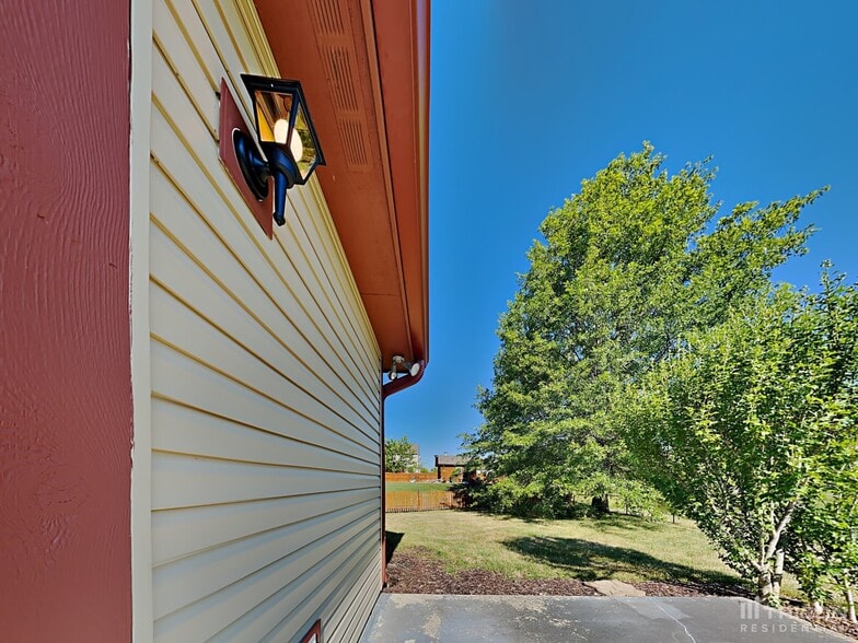 Building Photo - 1224 Stradford Ct