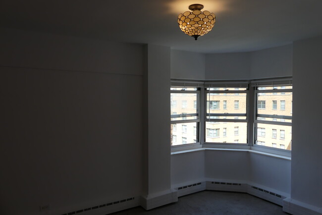 Building Photo - 4970 N Marine Dr