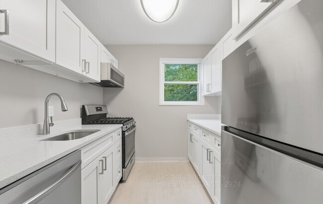 Building Photo - 3829 Hamilton St