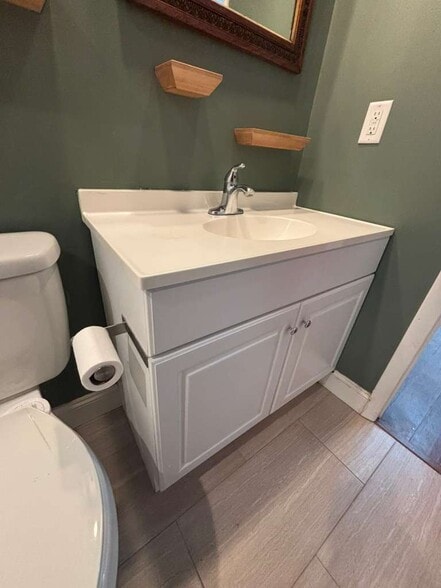 Building Photo - 6959 Aberfeldy Ave N