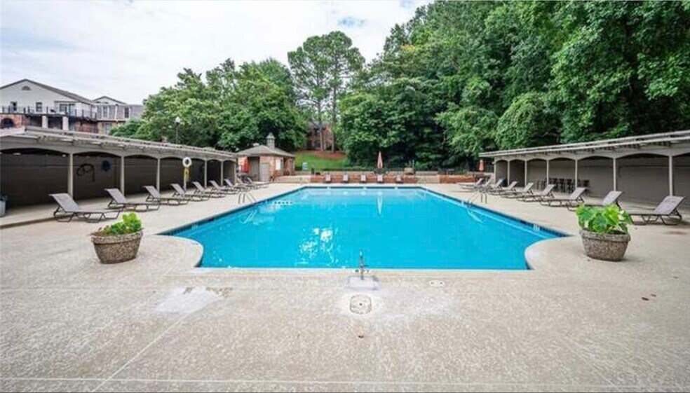Building Photo - 3091 Colonial Way