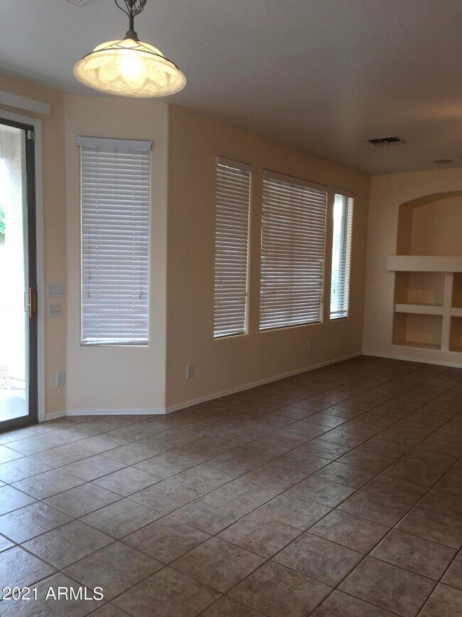 Building Photo - 2533 W Apollo Rd