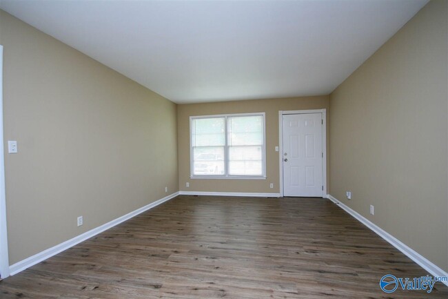 Building Photo - 4736 Bluehaven Dr NW