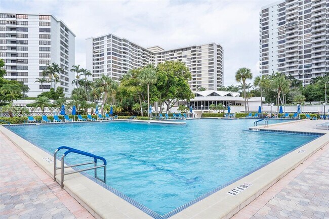 Primary Photo - 600 Three Islands Boulevard