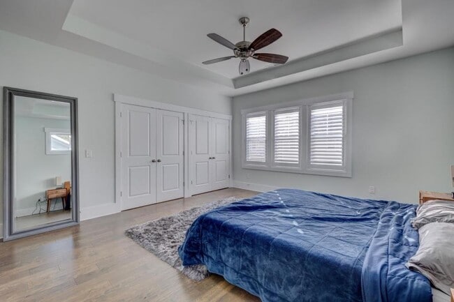 Building Photo - 1817 Bungalow Row