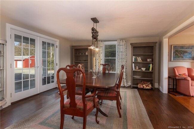 Building Photo - 323 Green Hill Rd