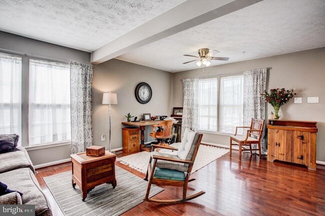 Building Photo - 5036 Finsbury Rd