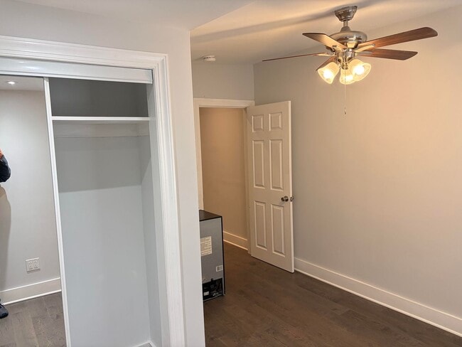 Building Photo - Modern 2- Story Townhome with Fenced in Ba...