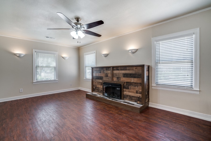 Living Room - 1401 Hurley Ave