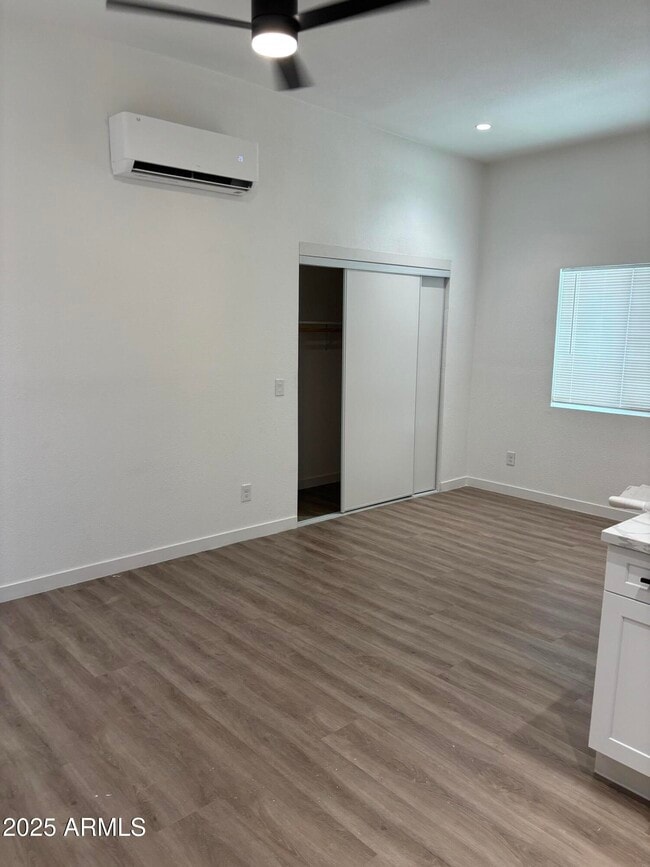 Building Photo - 2618 E Sandra Terrace