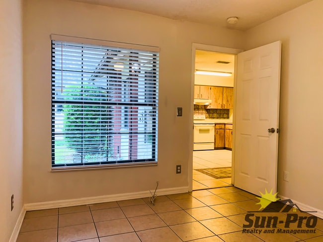 Building Photo - 1010 Stonybrook Cir