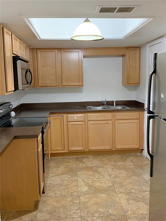 Building Photo - 9800 Turf Way