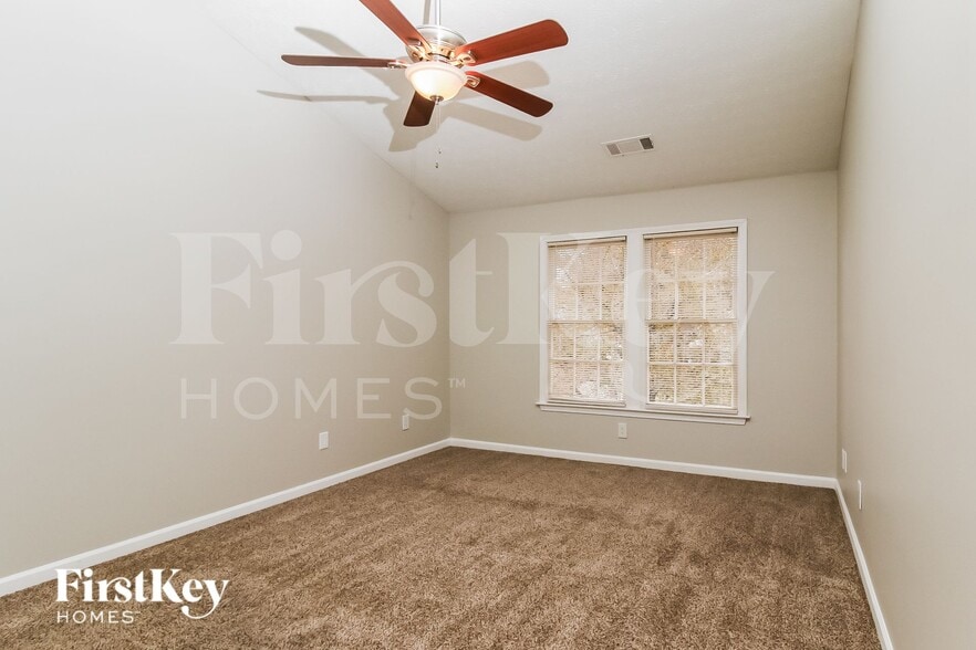 Building Photo - 1877 Wedgewood Dr