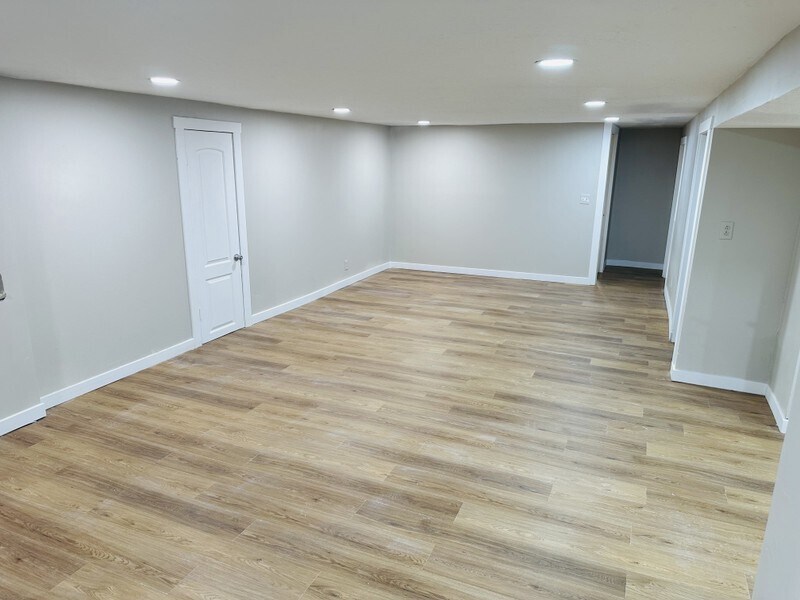 Building Photo - 19 E 1300 S