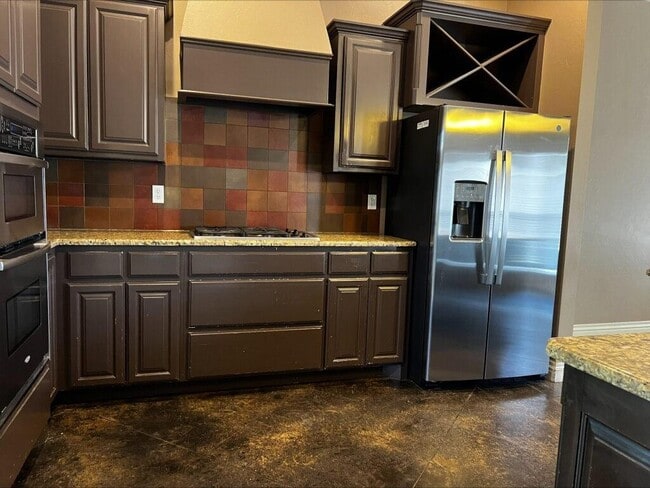 Building Photo - 13111 Red Oak Dr