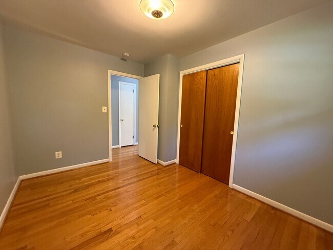 Building Photo - 4BR Single Family in Cockeysville | Granite Kitchen | Finished Lower Level | Central A/C | Great ...