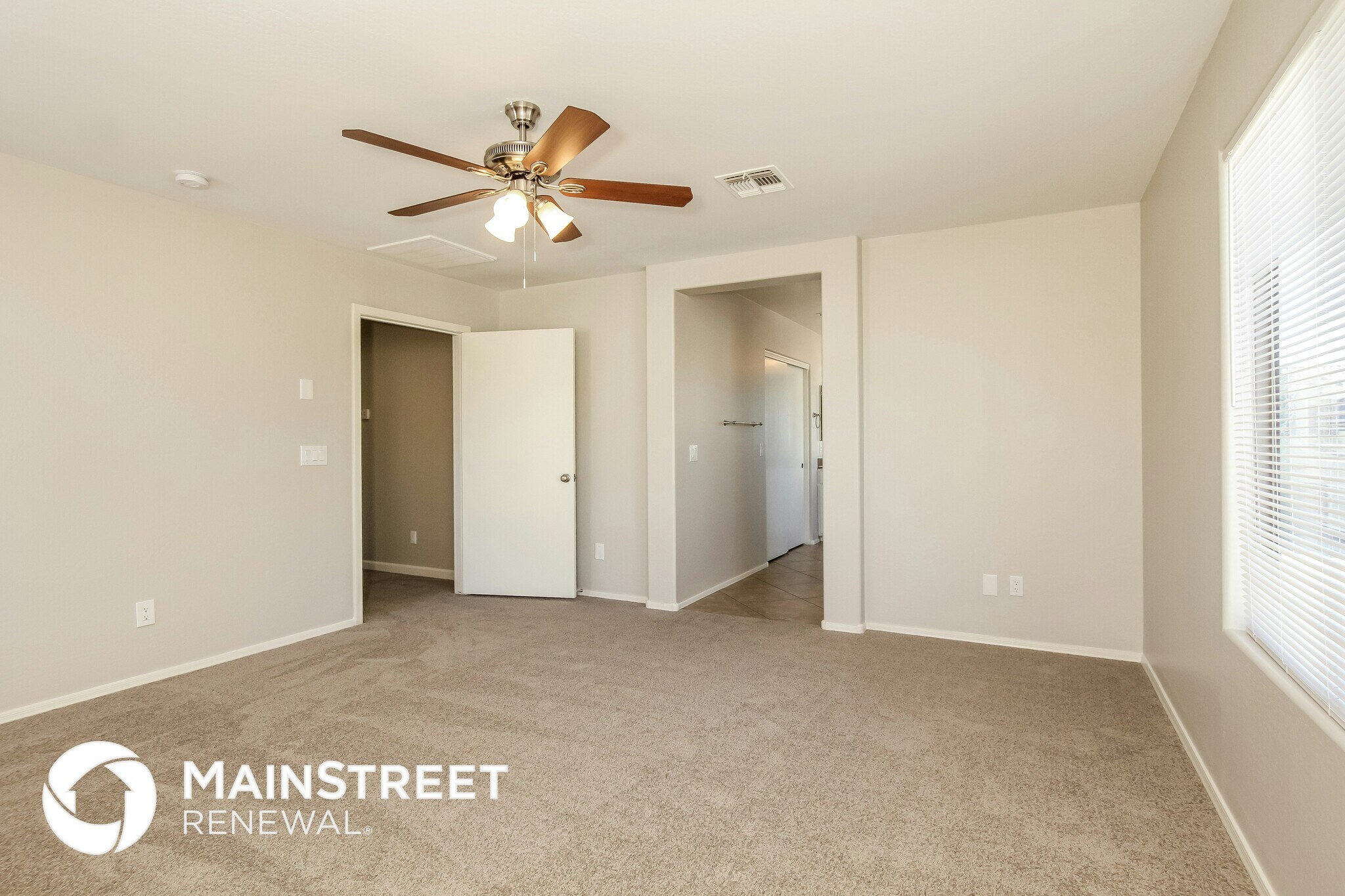 Building Photo - 15460 W Canterbury Dr