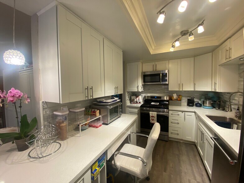 Building Photo - 1651 S Juniper St