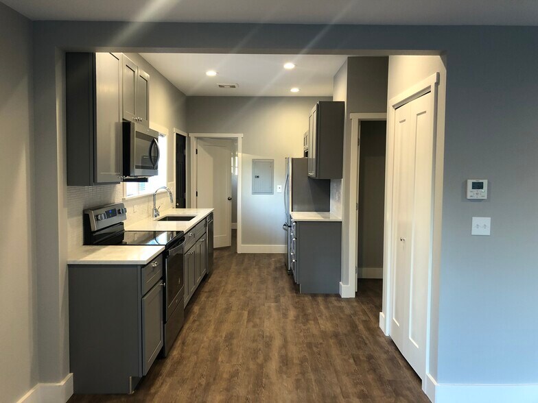 Open plan Kitchen - 411 N L St