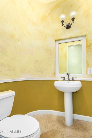 Building Photo - 2668 S Stuart Ave