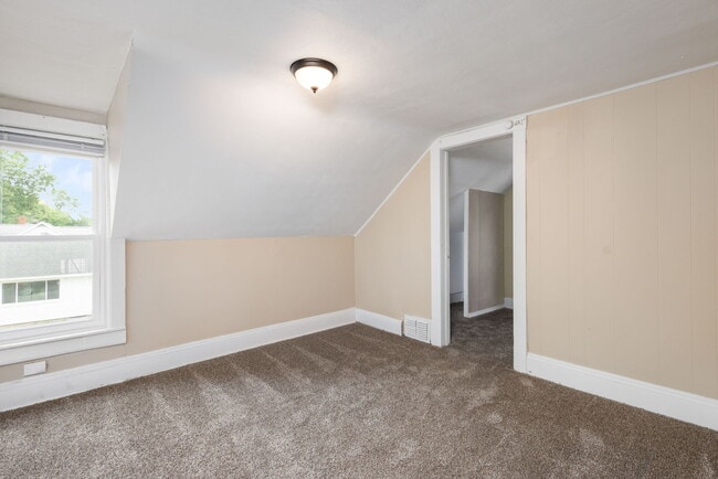 Building Photo - 636 S 25th St