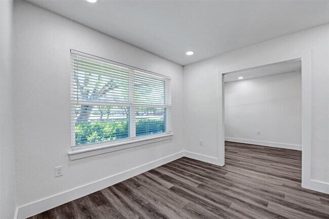Building Photo - 4074 Cheena Dr