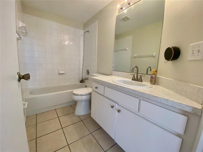 Building Photo - 5711 Lassies Way