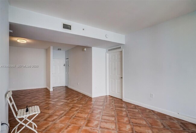 Building Photo - 2425 SW 27th Ave