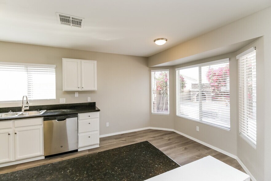 Building Photo - 1194 S Anvil Pl