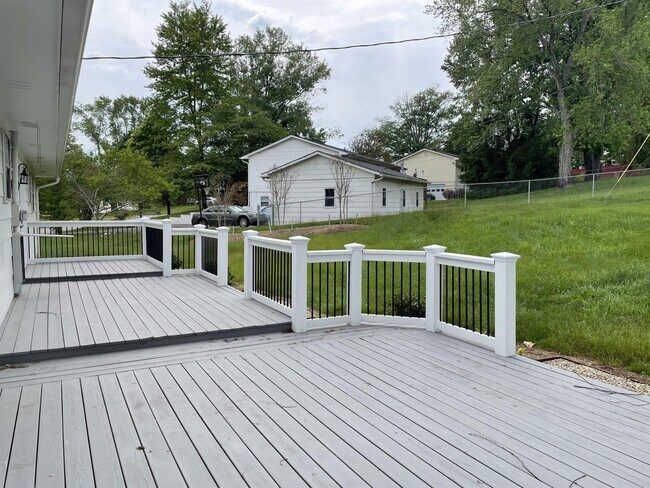 Building Photo - 2601 Shropshire Blvd