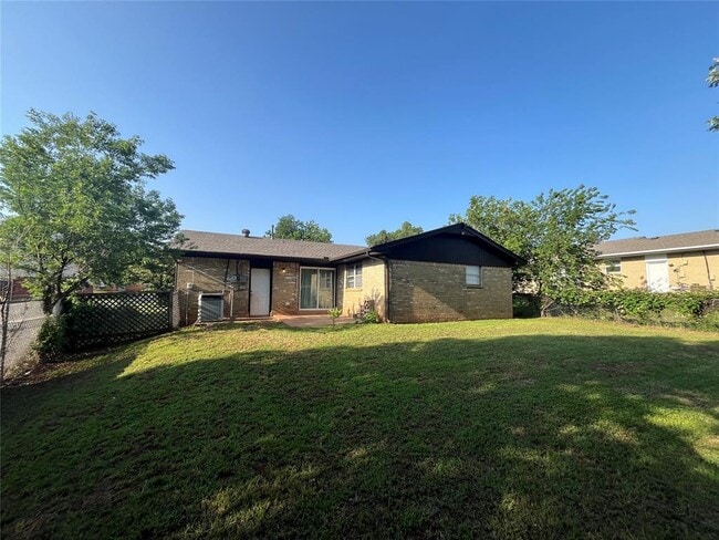 Building Photo - 1505 Kingston Rd