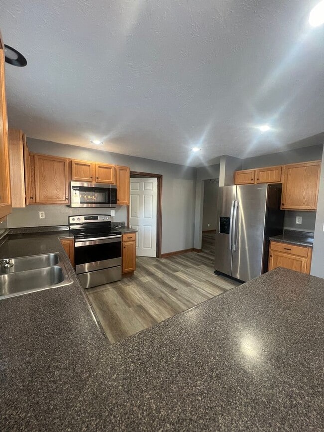 Building Photo - BEAUTIFUL LARGE 2 bedroom 2 bath CHATHAM SCHOOLS SPRINGFIELD UTILITIES