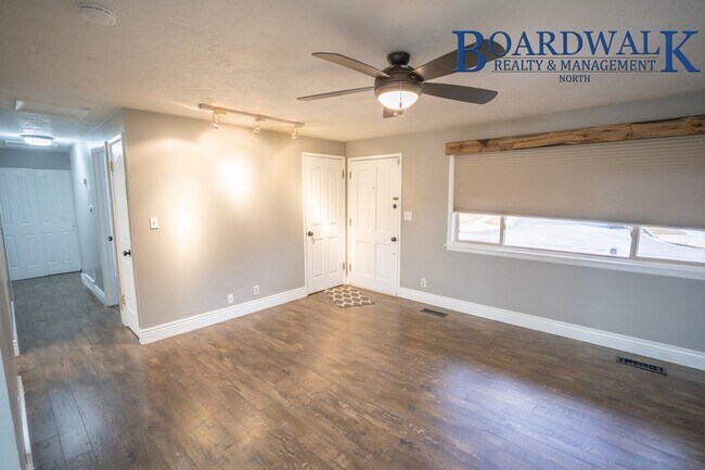 Building Photo - Amazing 4 Bed Rambler in Syracuse