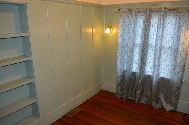 Building Photo - Beautiful, spacious Craftsman, Owner pays Yard Care, Laundry on site
