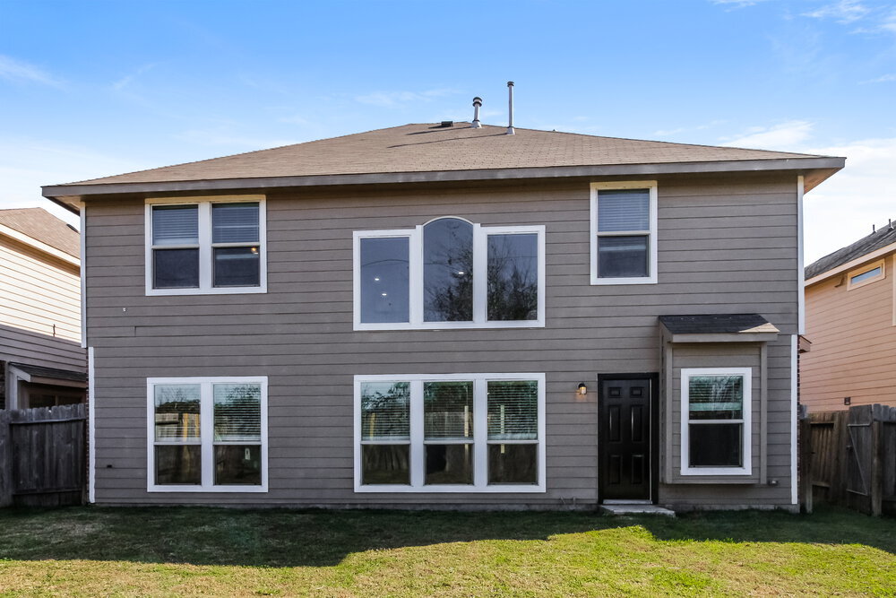 Building Photo - 8343 Broadleaf Ave