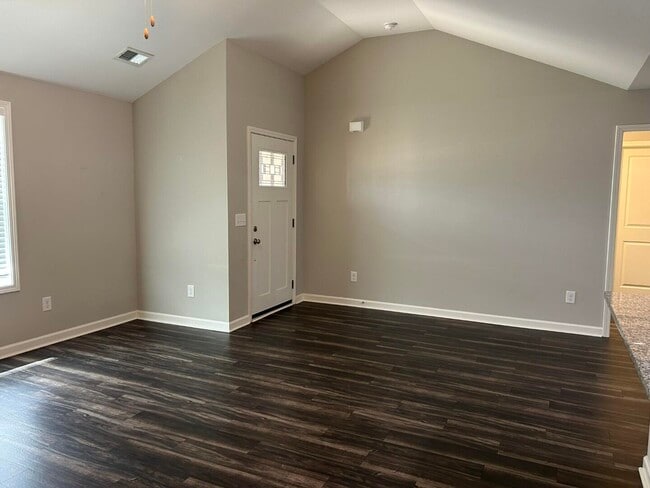 Building Photo - 610 Constitution Dr