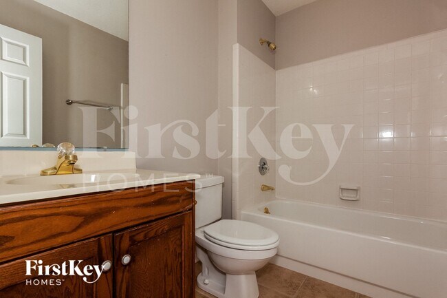 Building Photo - 11009 S Ford Rd