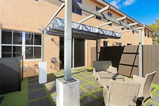 Building Photo - 1458 SE 26th Ave