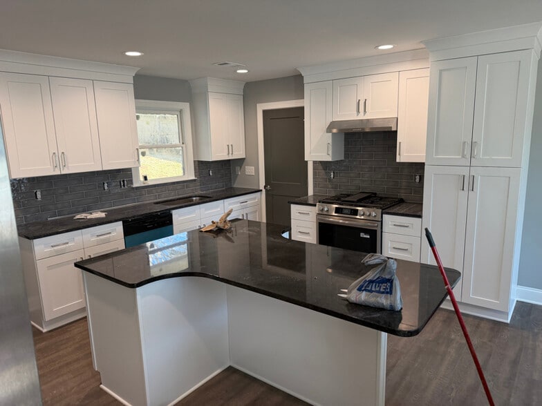 Building Photo - 3022 Wilson Rd