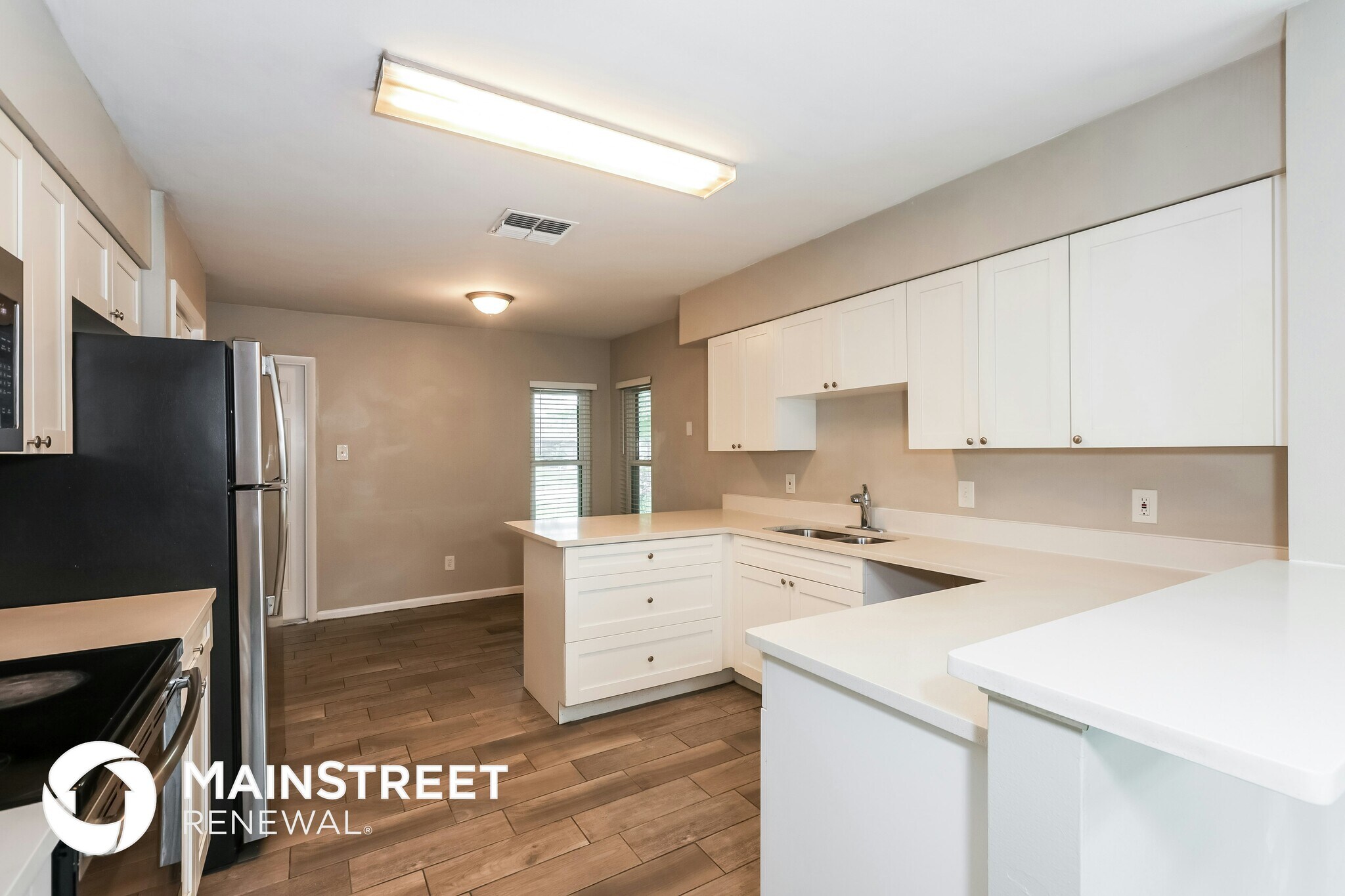 Building Photo - 17606 Shadyside Cir