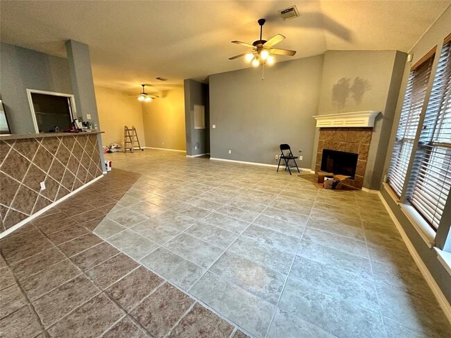 Building Photo - 1800 Briarton Ln N