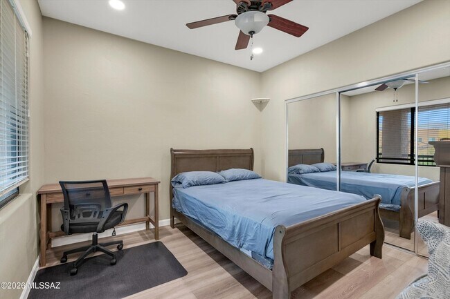 Building Photo - 2550 E River Rd