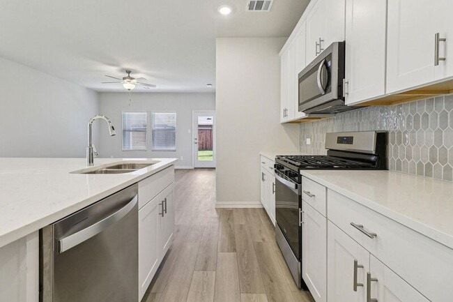 Building Photo - 5907 Belchamp Dr