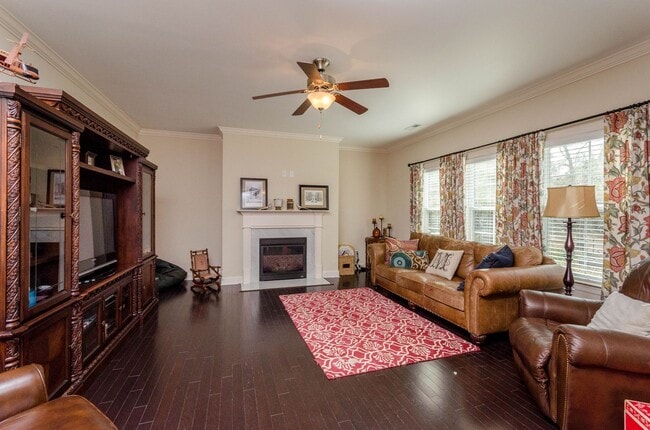 Building Photo - 255 Mimosa Dr